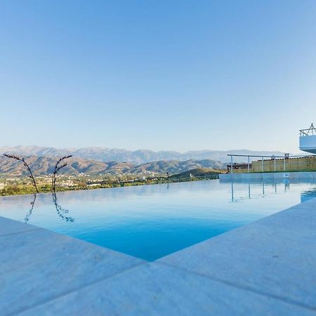 Villa Oasis Galatás エクステリア 写真