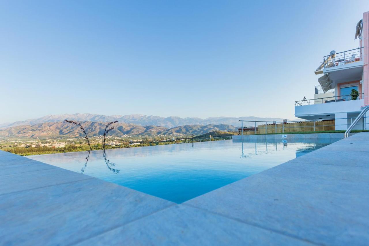 Villa Oasis Galatás エクステリア 写真