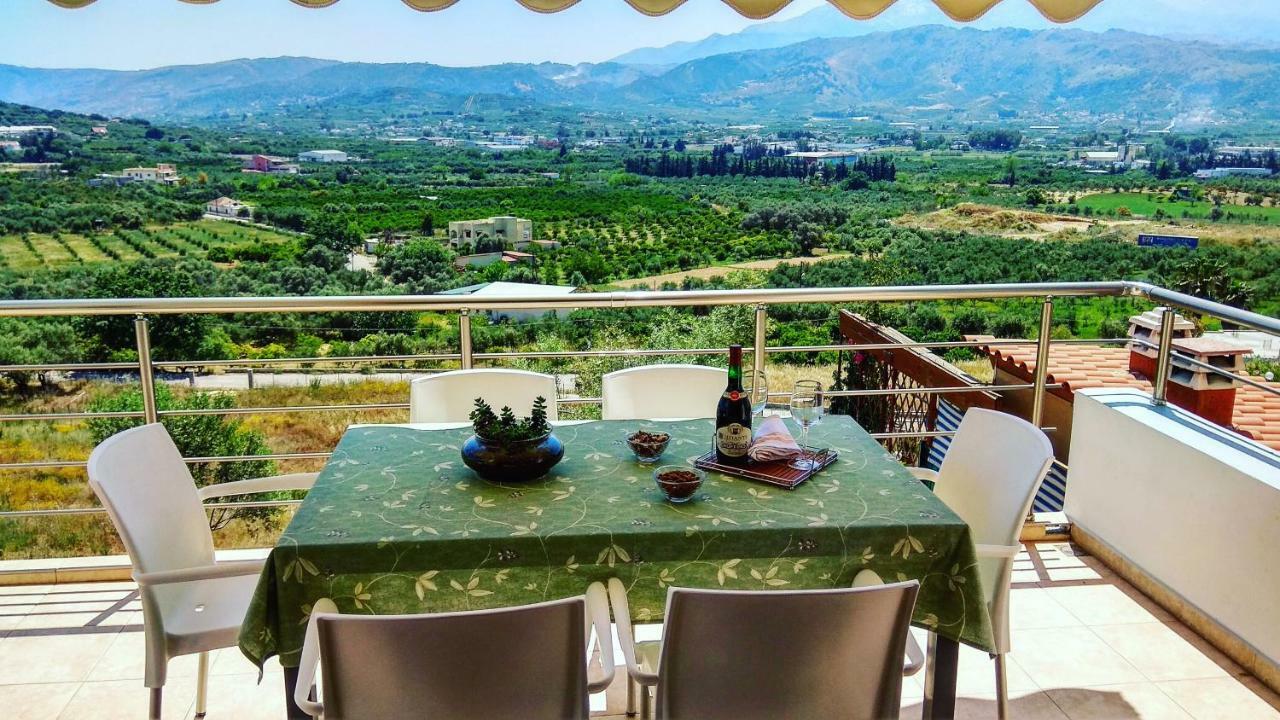 Villa Oasis Galatás エクステリア 写真