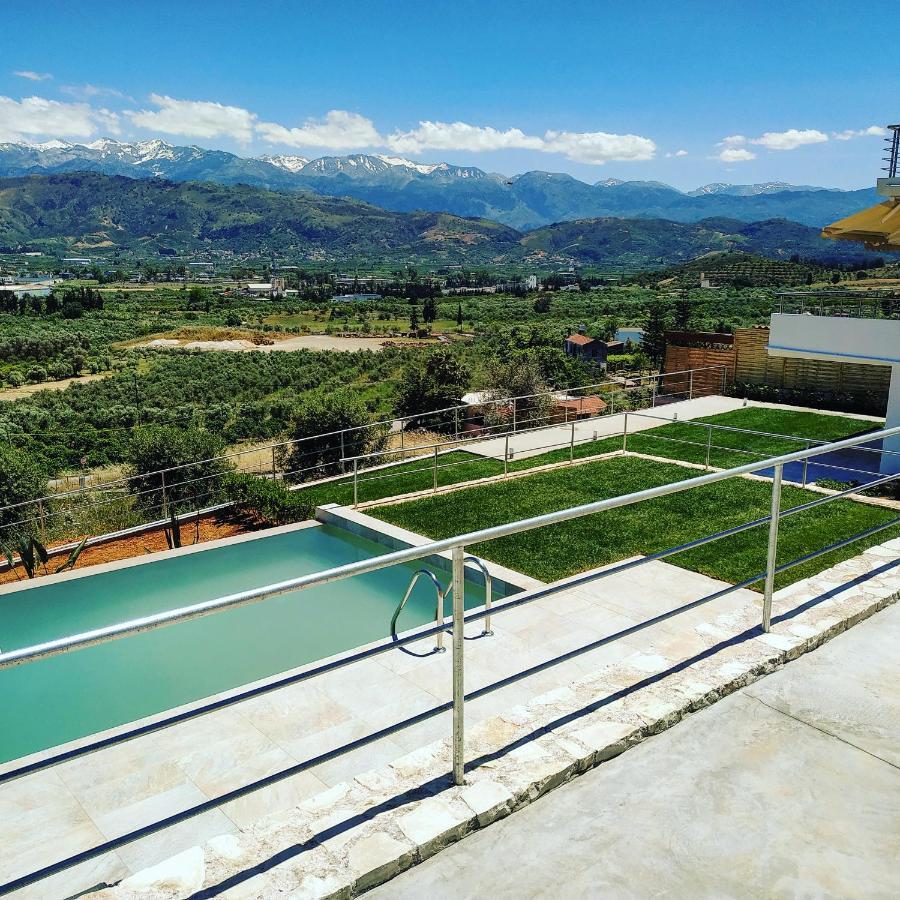Villa Oasis Galatás エクステリア 写真