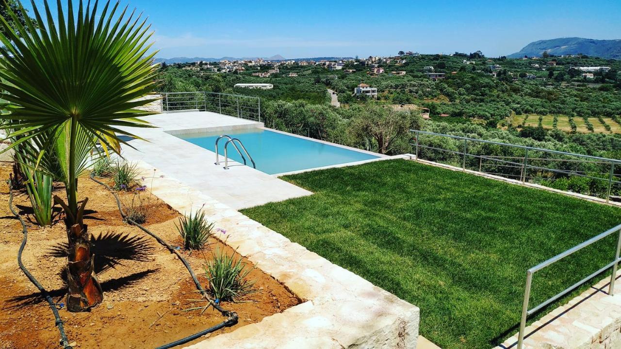 Villa Oasis Galatás エクステリア 写真